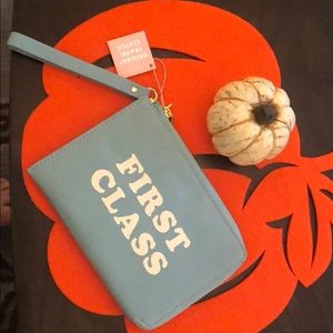 Ban.dō get away travel clutch.